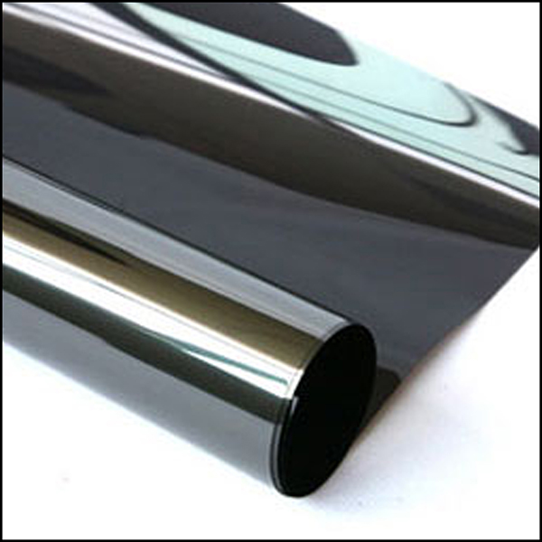  Pellicola adesiva - 50 cm x 10 m - protezione UV medio/alta - trasparenza medio bassa - riflettente/nero - Patifix 